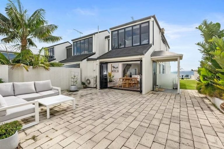 Photo of property in 1/15 Craig Road, Milford, Auckland, 0620