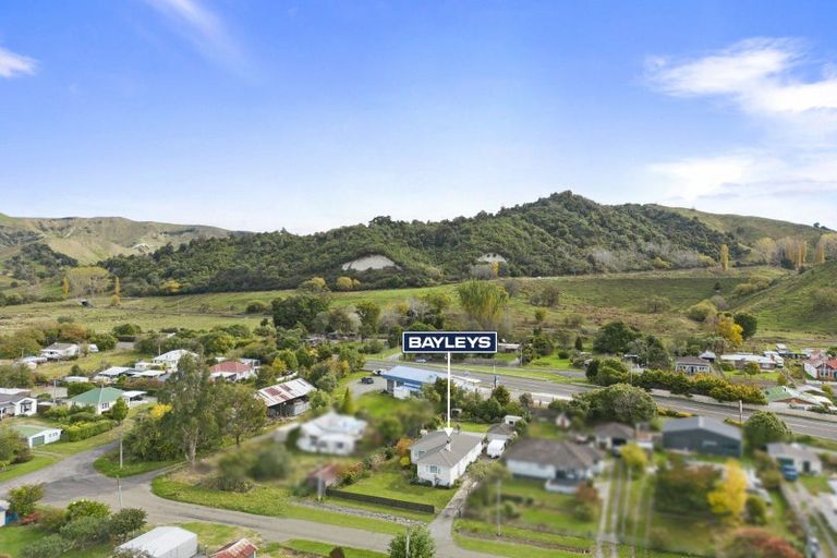 Photo of property in 12 Koraenui Street, Mangaweka, 4797