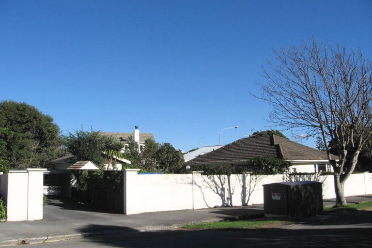 Photo of property in 2 Rona Street, Eastbourne, Lower Hutt, 5013