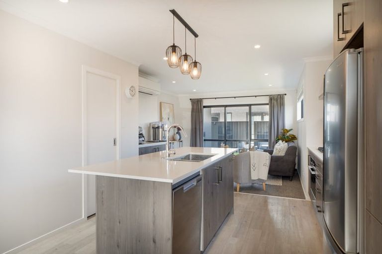 Photo of property in 38 Mawai Hakona Drive, Wallaceville, Upper Hutt, 5018