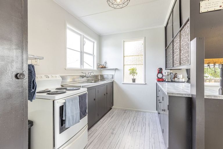 Photo of property in 34 Clyde Crescent, Roslyn, Palmerston North, 4414