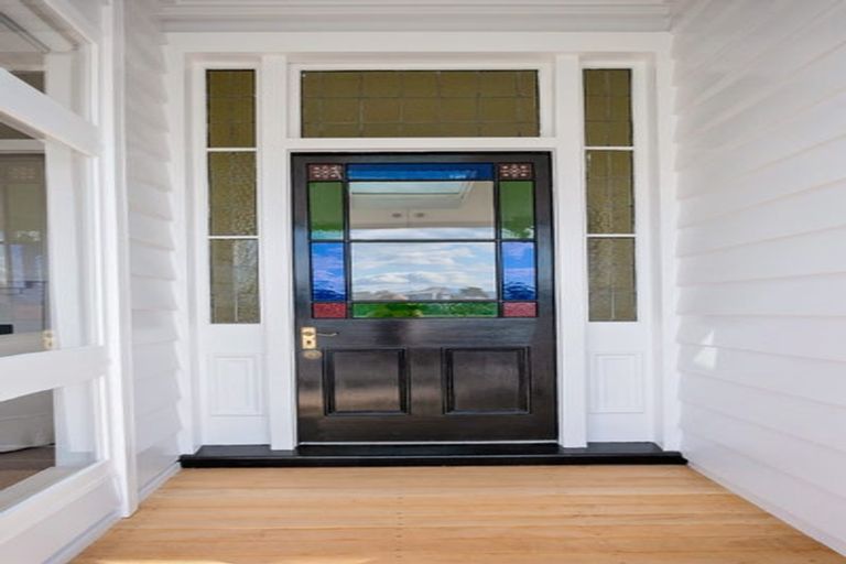 Photo of property in 13 Lincoln Road, Bluff Hill, Napier, 4110