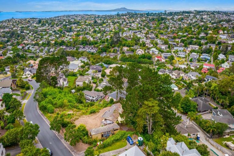 Photo of property in 5 Mulgan Way, Browns Bay, Auckland, 0630