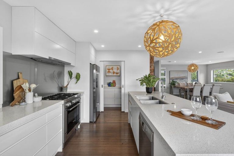 Photo of property in 17 Mayfair Crescent, Mairangi Bay, Auckland, 0630