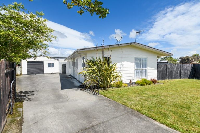 Photo of property in 36 Acacia Street, Kelvin Grove, Palmerston North, 4414
