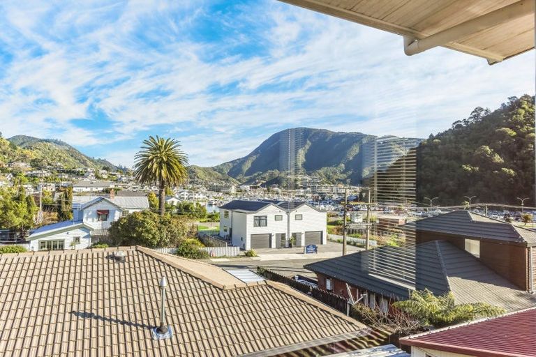 Photo of property in 83 Waikawa Road, Picton, 7220