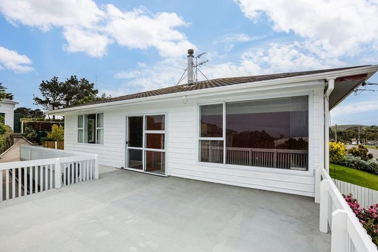 Photo of property in 56 Owhiti Street, Titahi Bay, Porirua, 5022