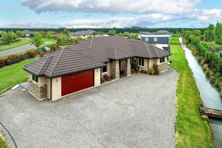 Photo of property in 4 Whitcombe Place, Darfield, 7571