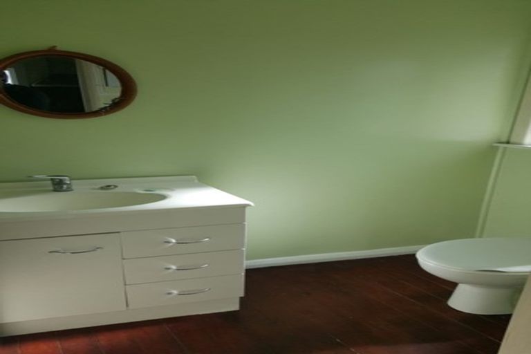 Photo of property in 14 Kokiri Street, Te Atatu South, Auckland, 0610