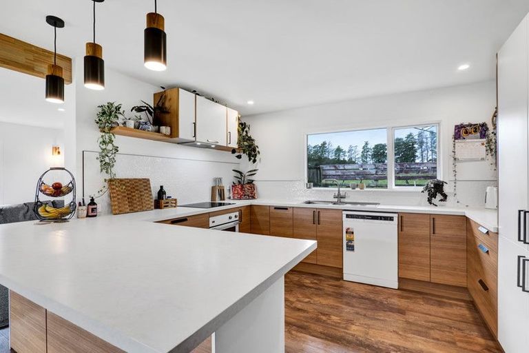 Photo of property in 5 Dunn Street, Egmont Village, 4372