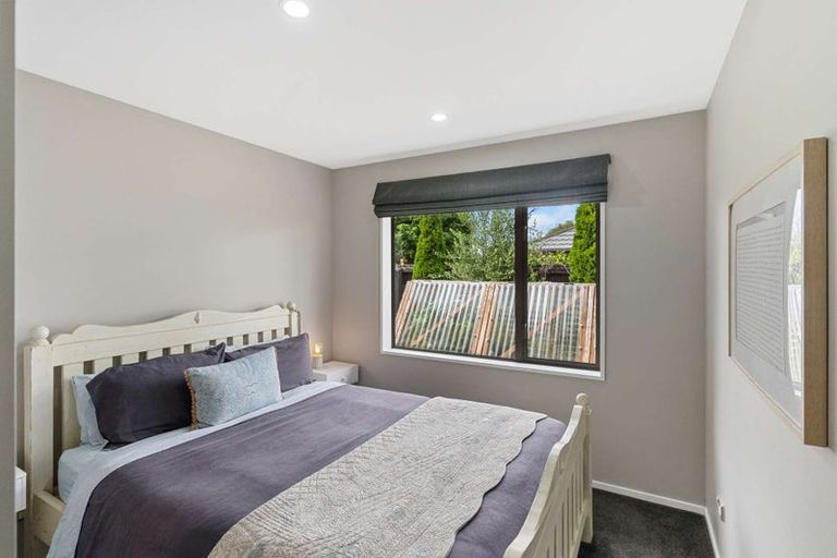 Photo of property in 33 Broadhaven Avenue, Parklands, Christchurch, 8083