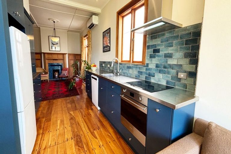 Photo of property in 13 Queen Street, Mount Victoria, Wellington, 6011
