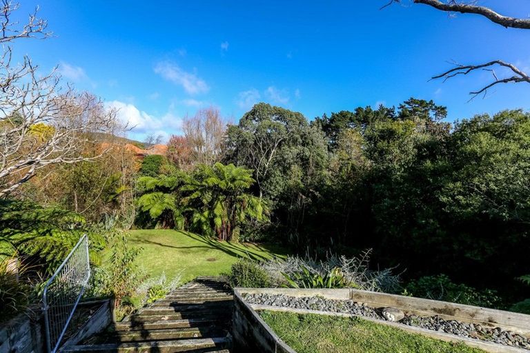 Photo of property in 82 Wairau Road, Oakura, 4314