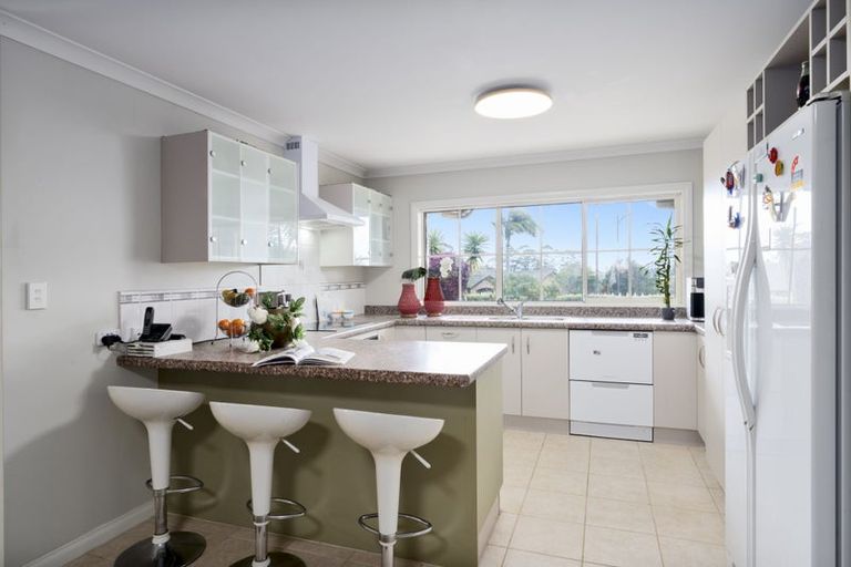 Photo of property in 14 Pittville Place, Henderson, Auckland, 0612