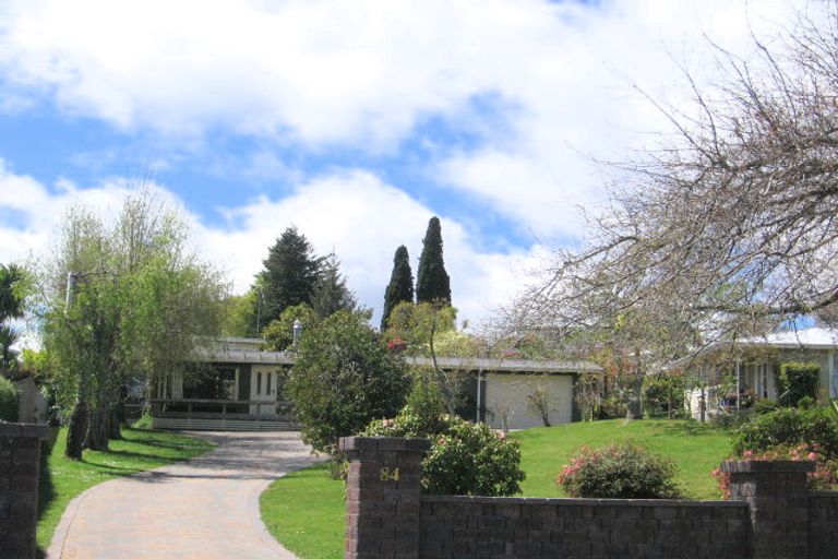 Photo of property in 84 Rokino Road, Hilltop, Taupo, 3330