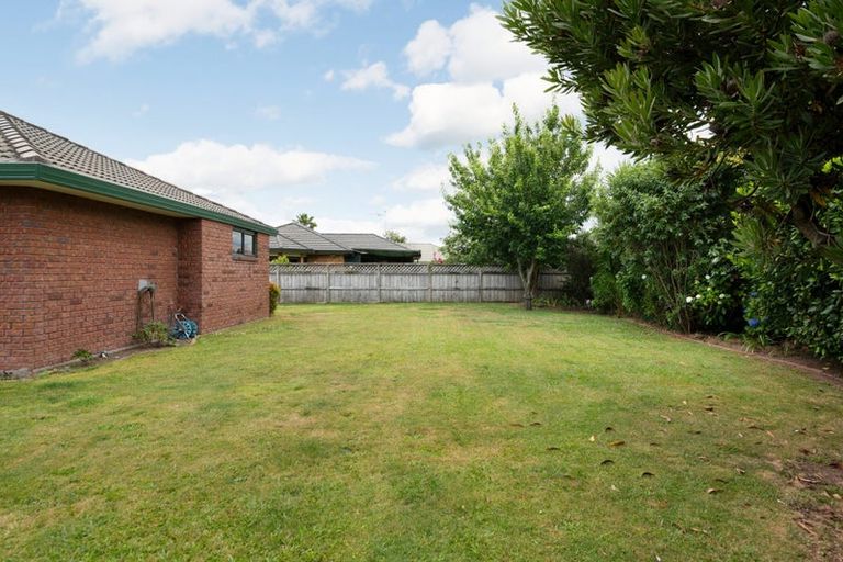Photo of property in 19 Waiwherowhero Drive, St Andrews, Hamilton, 3200