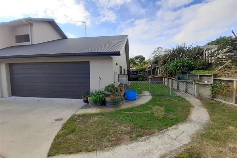 Photo of property in 49 Village Park Drive, Welcome Bay, Tauranga, 3112