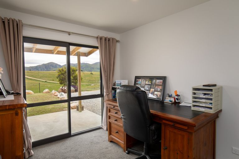 Photo of property in 25 Scrubby Gully Road, Waikerikeri, Alexandra, 9393