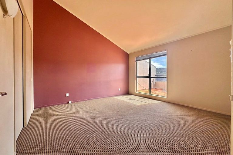 Photo of property in Tennyson Apartments, 3/25 Tennyson Street, Te Aro, Wellington, 6011