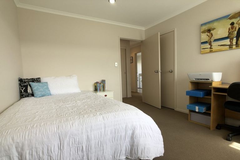 Photo of property in 11a Windsor Terrace, Taradale, Napier, 4112