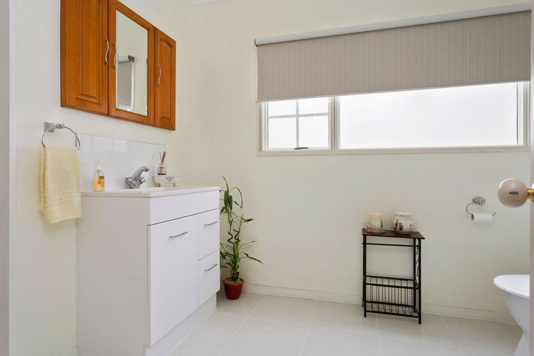 Photo of property in 138 Victoria Street, Cambridge, 3434