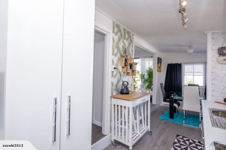 Photo of property in 3 Preston Street, Eltham, 4322