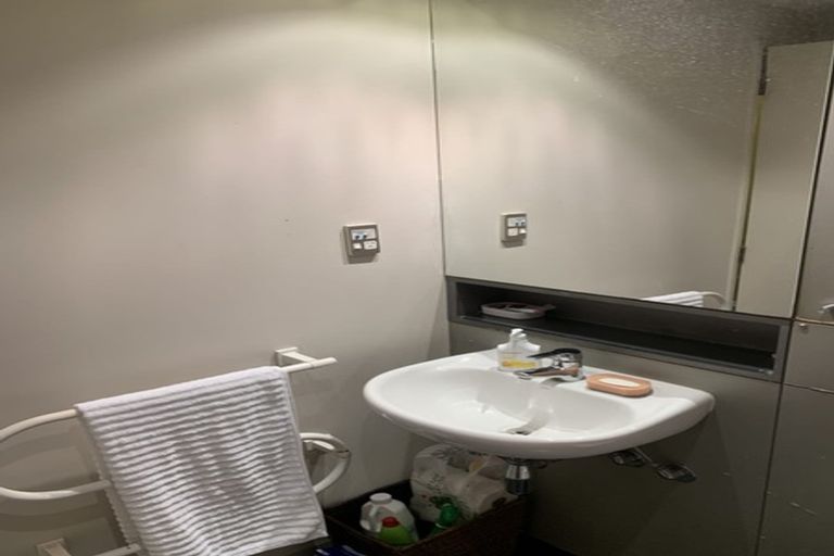 Photo of property in Gerondis Bldg Apartments, 211/60 Willis Street, Wellington Central, Wellington, 6011