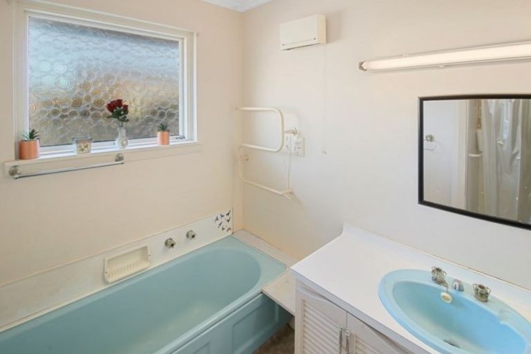 Photo of property in 62 Hargood Street, Woolston, Christchurch, 8062