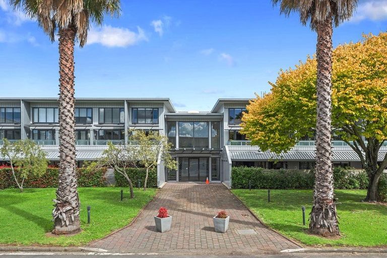 Photo of property in 16b/30 Westward Ho, Glen Eden, Auckland, 0602