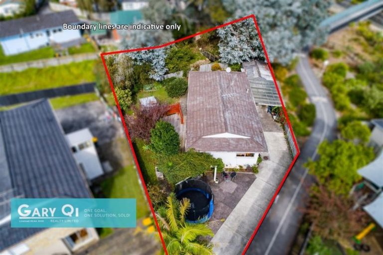 Photo of property in 22 Kapiti Place, Sunnynook, Auckland, 0620