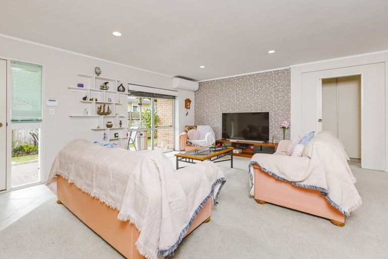 Photo of property in 15 Sheriff Place, Randwick Park, Auckland, 2105