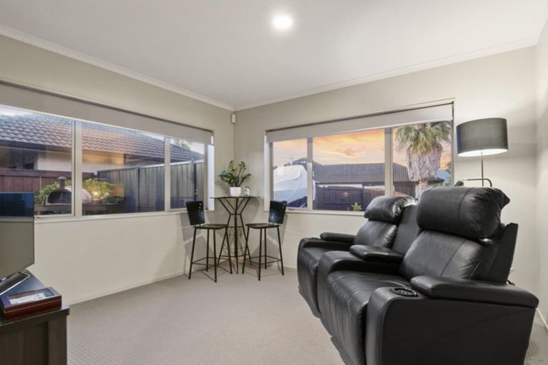 Photo of property in 18 St Clair Place, Browns Bay, Auckland, 0630