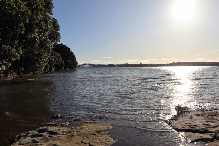 Photo of property in 15a Beresford Street, Bayswater, Auckland, 0622