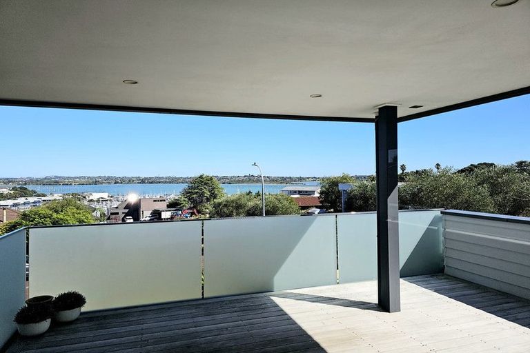 Photo of property in 14 Icarus Place, Half Moon Bay, Auckland, 2012