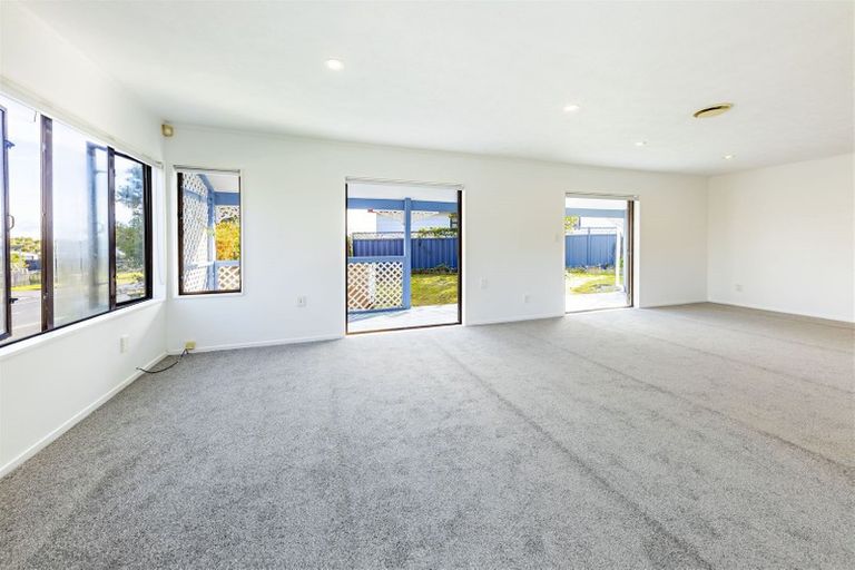 Photo of property in 148 Finlayson Avenue, Clendon Park, Auckland, 2103