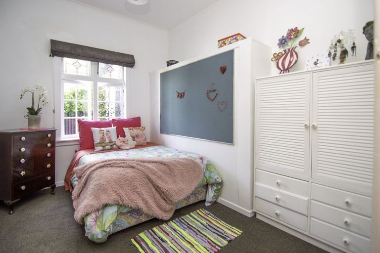 Photo of property in 320 Featherston Street, Palmerston North, 4410