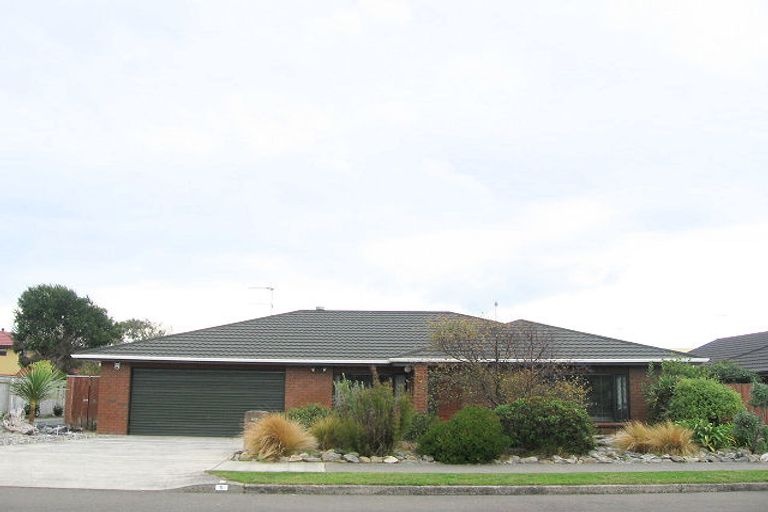 Photo of property in 5 Kotuku Drive, Paraparaumu Beach, Paraparaumu, 5032