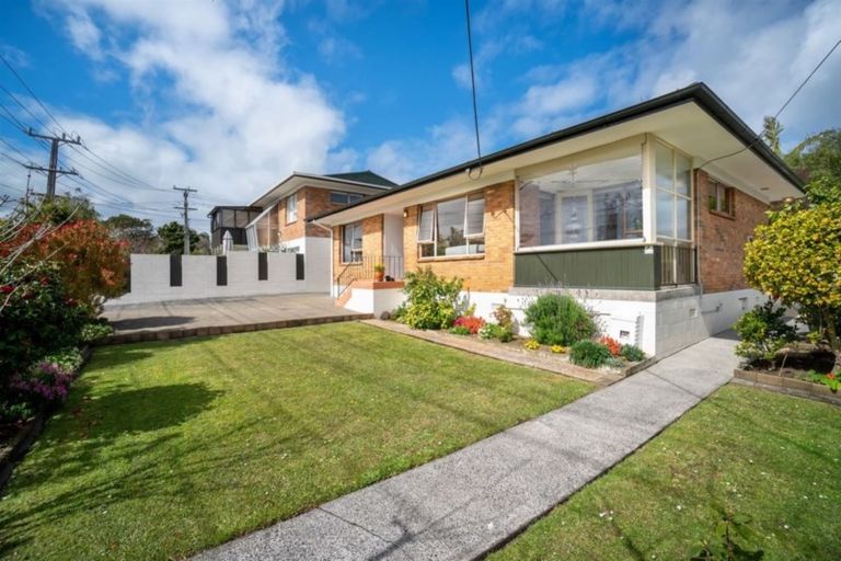 Photo of property in 2/33 Eversleigh Road, Belmont, Auckland, 0622