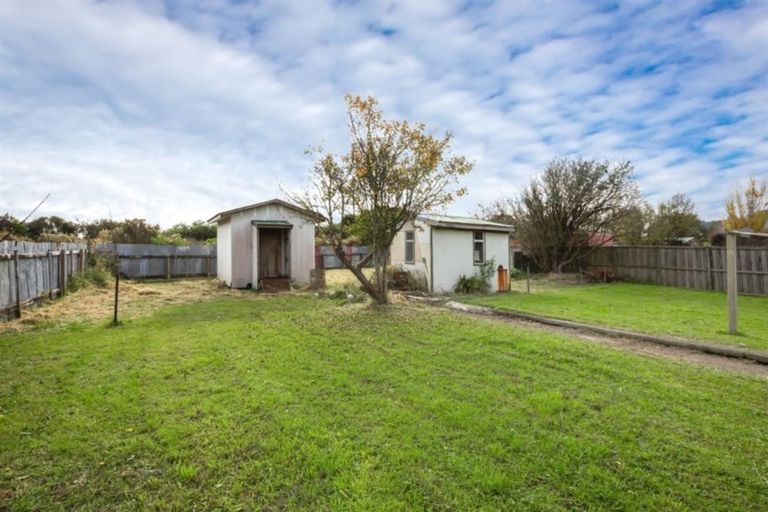 Photo of property in 25 Paekakariki Hill Road, Pauatahanui, Porirua, 5381