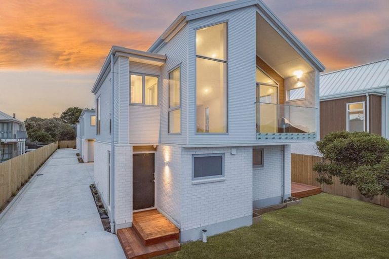 Photo of property in 3/50 Marine Parade, North New Brighton, Christchurch, 8083