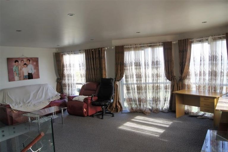 Photo of property in 54 Goodwood Road, Goodwood, Palmerston, 9481