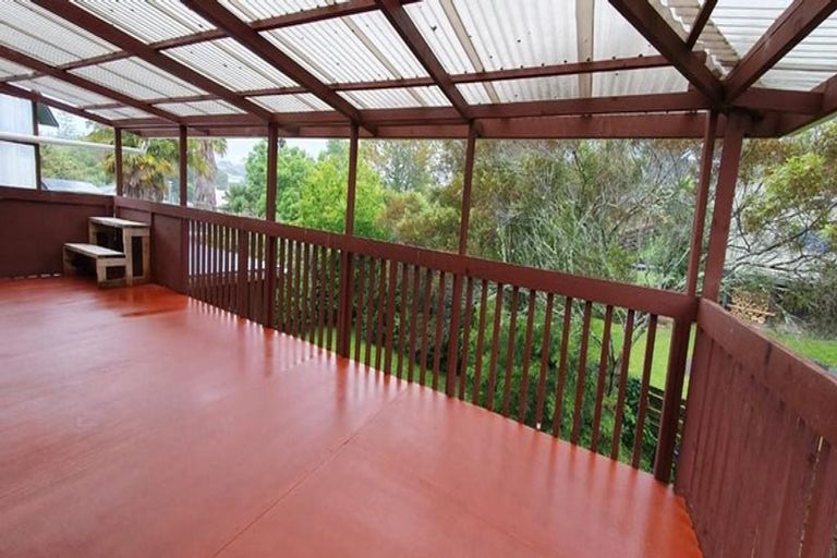 Photo of property in 13 Vina Place, Massey, Auckland, 0614