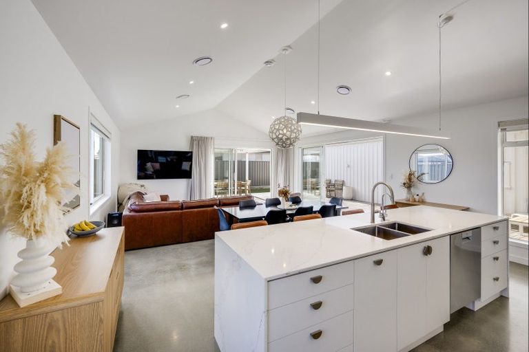 Photo of property in 46 Kenny Road, Te Awa, Napier, 4110