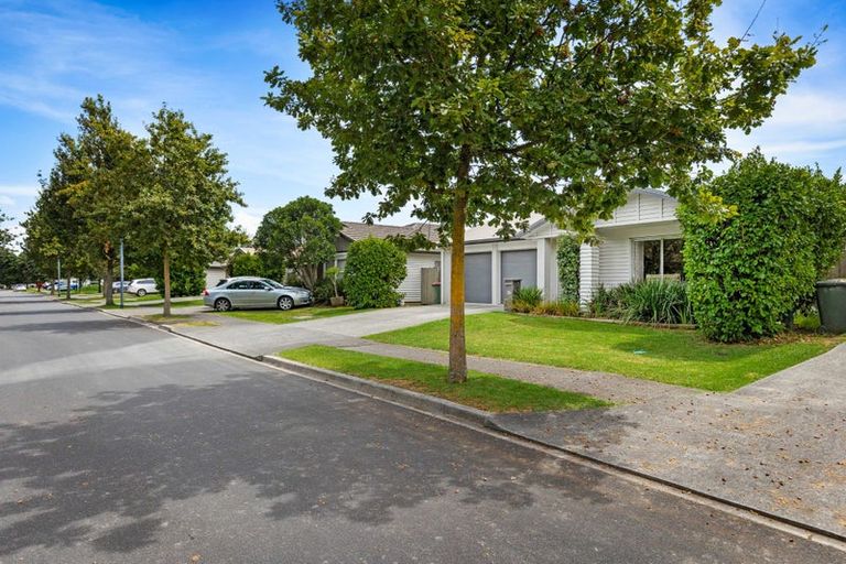 Photo of property in 106 Popokatea Drive, Takanini, 2112