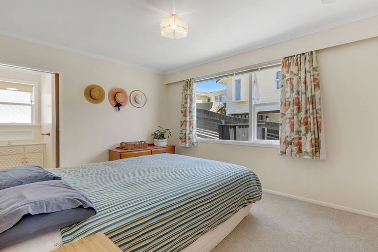 Photo of property in 35 Pembroke Street, Tawa, Wellington, 5028