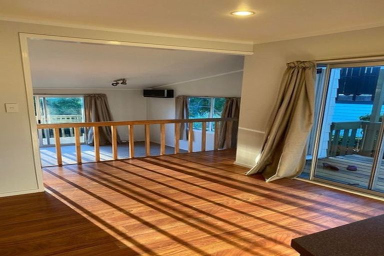 Photo of property in 70 Robbies Road, Shelly Park, Auckland, 2014