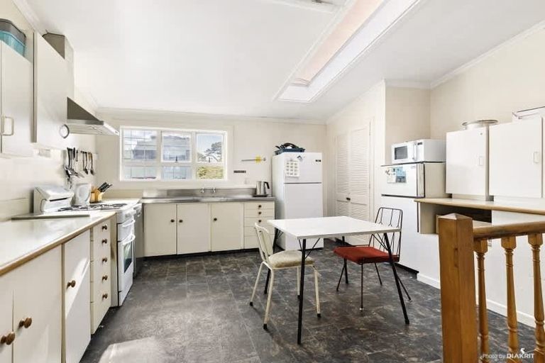 Photo of property in 81 Hill Street, Thorndon, Wellington, 6011