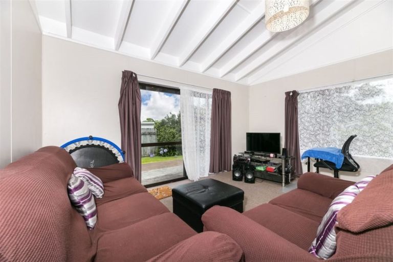 Photo of property in 134 Triangle Road, Massey, Auckland, 0614