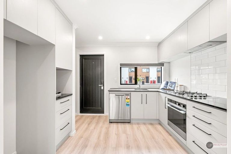 Photo of property in 15 Doug Jensen Street, Wallaceville, Upper Hutt, 5018