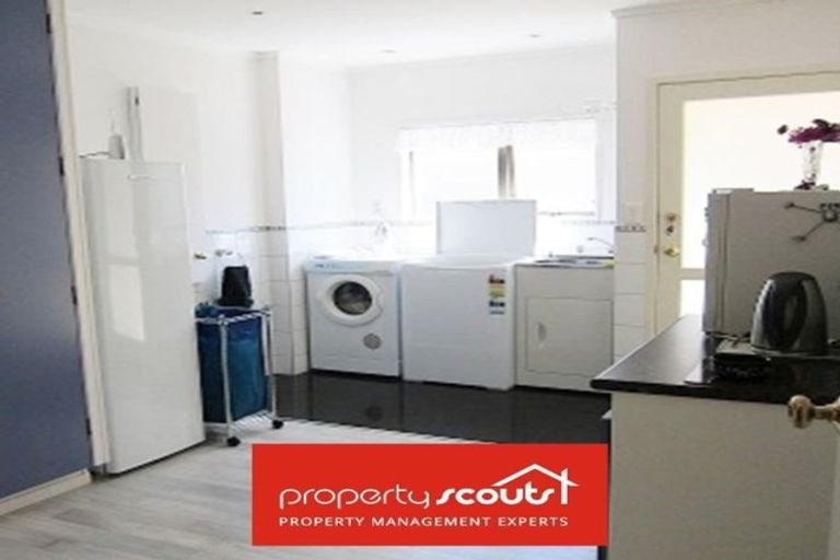 Photo of property in 18 Tatyana Place, Massey, Auckland, 0614